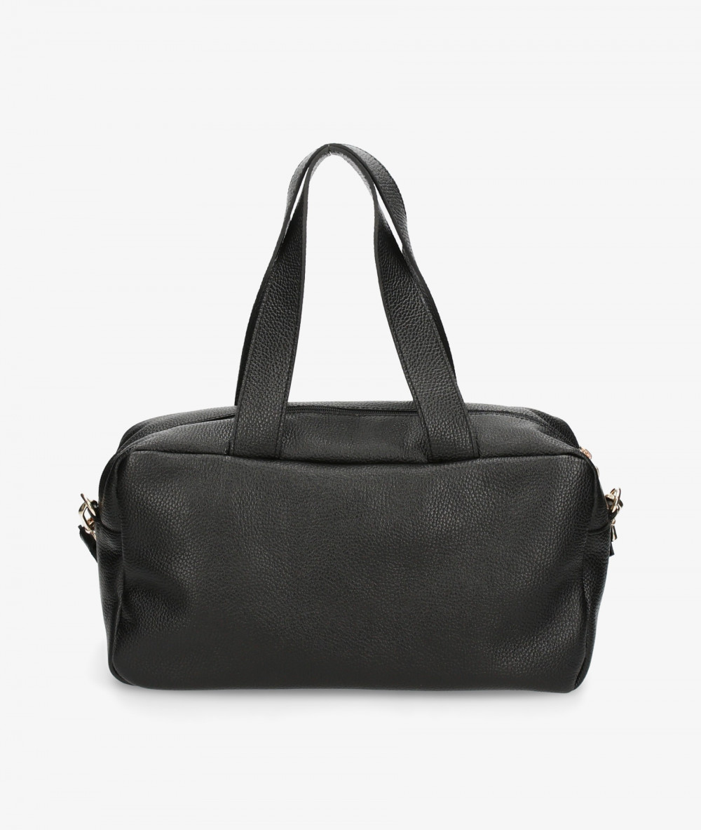 Elevate your look! Our Bag collection a combination of design, quality and comfort for your daily outfits