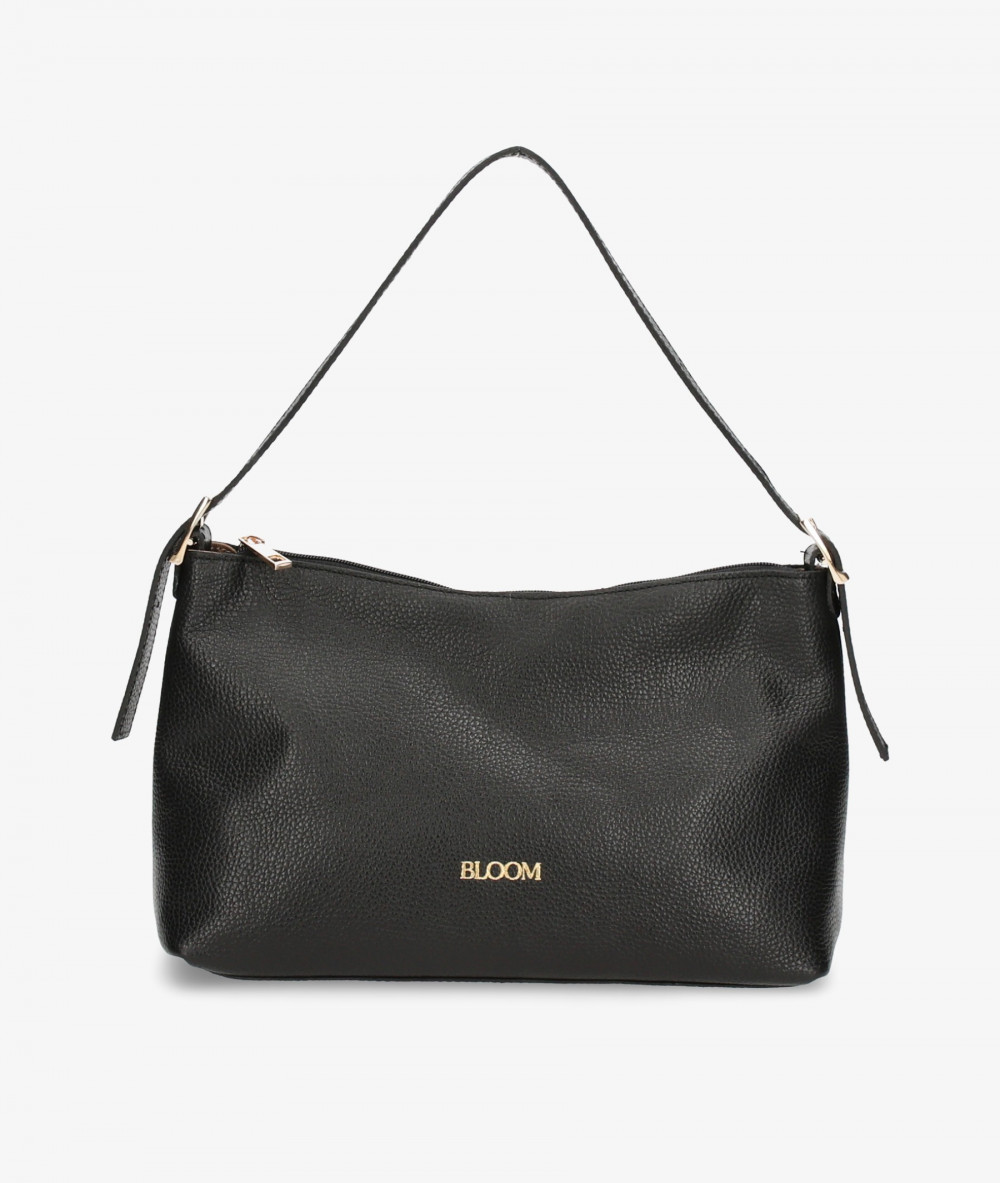 Elevate your look! Our BOLSO de COLGAR collection a combination of design, quality and comfort for your daily outfits