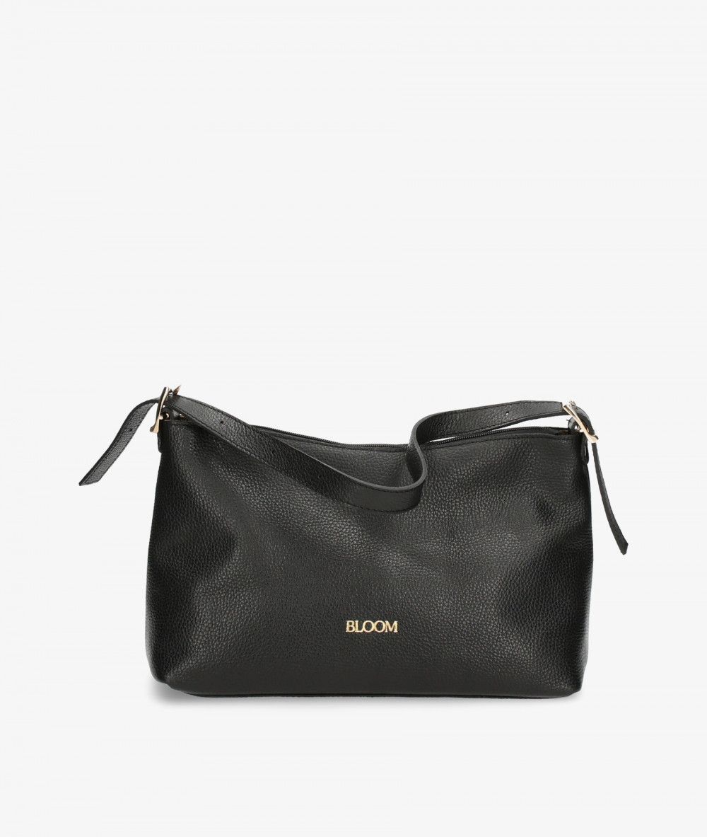 Elevate your look! Our BOLSO de COLGAR collection a combination of design, quality and comfort for your daily outfits