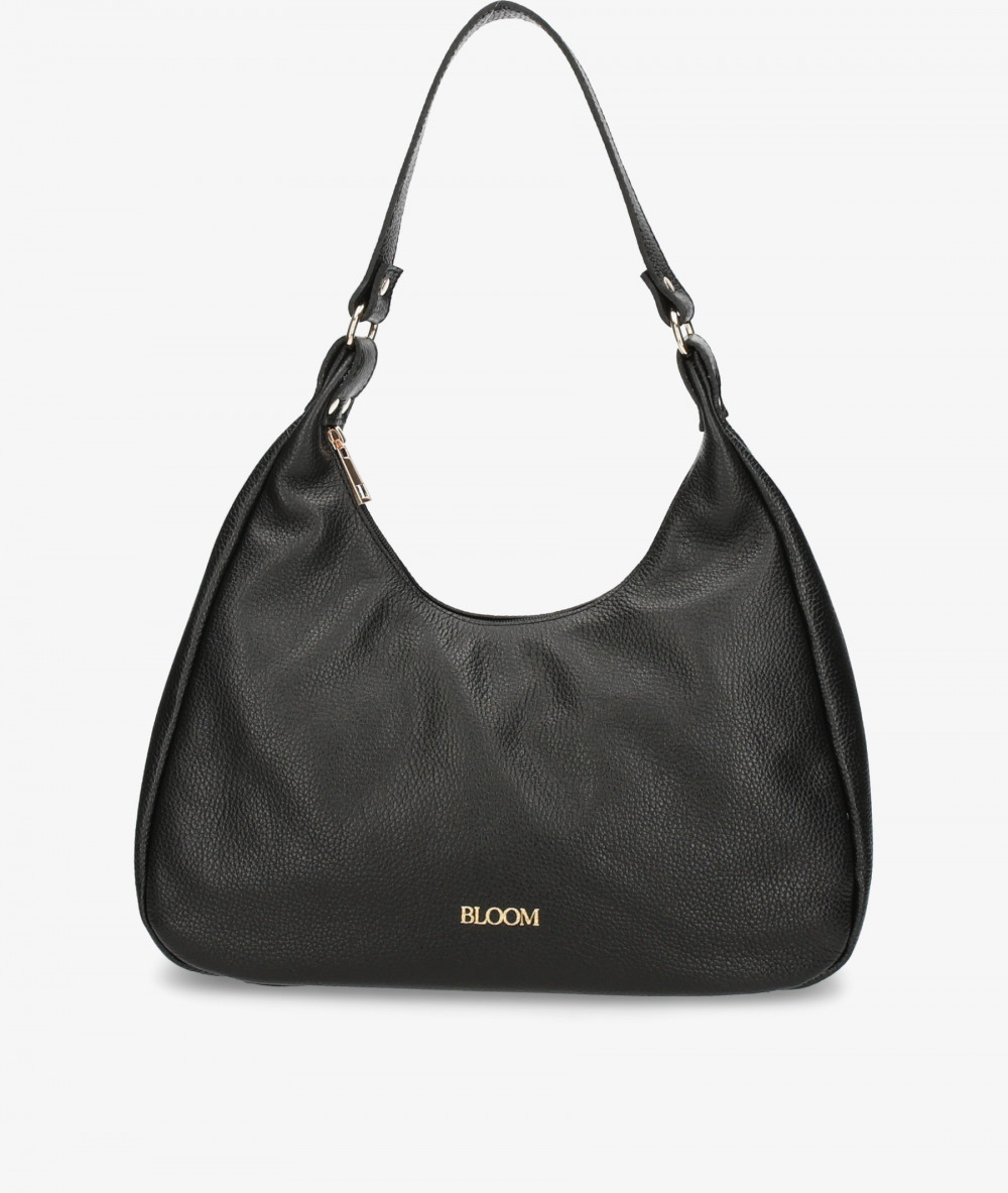 Elevate your look! Our BOLSO de COLGAR collection a combination of design, quality and comfort for your daily outfits