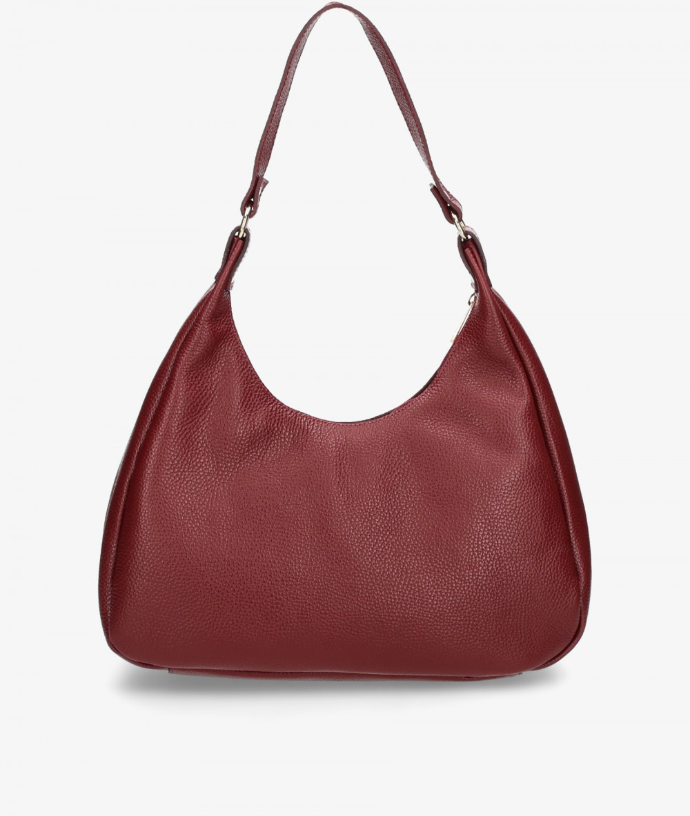 Elevate your look! Our BOLSO de COLGAR collection a combination of design, quality and comfort for your daily outfits