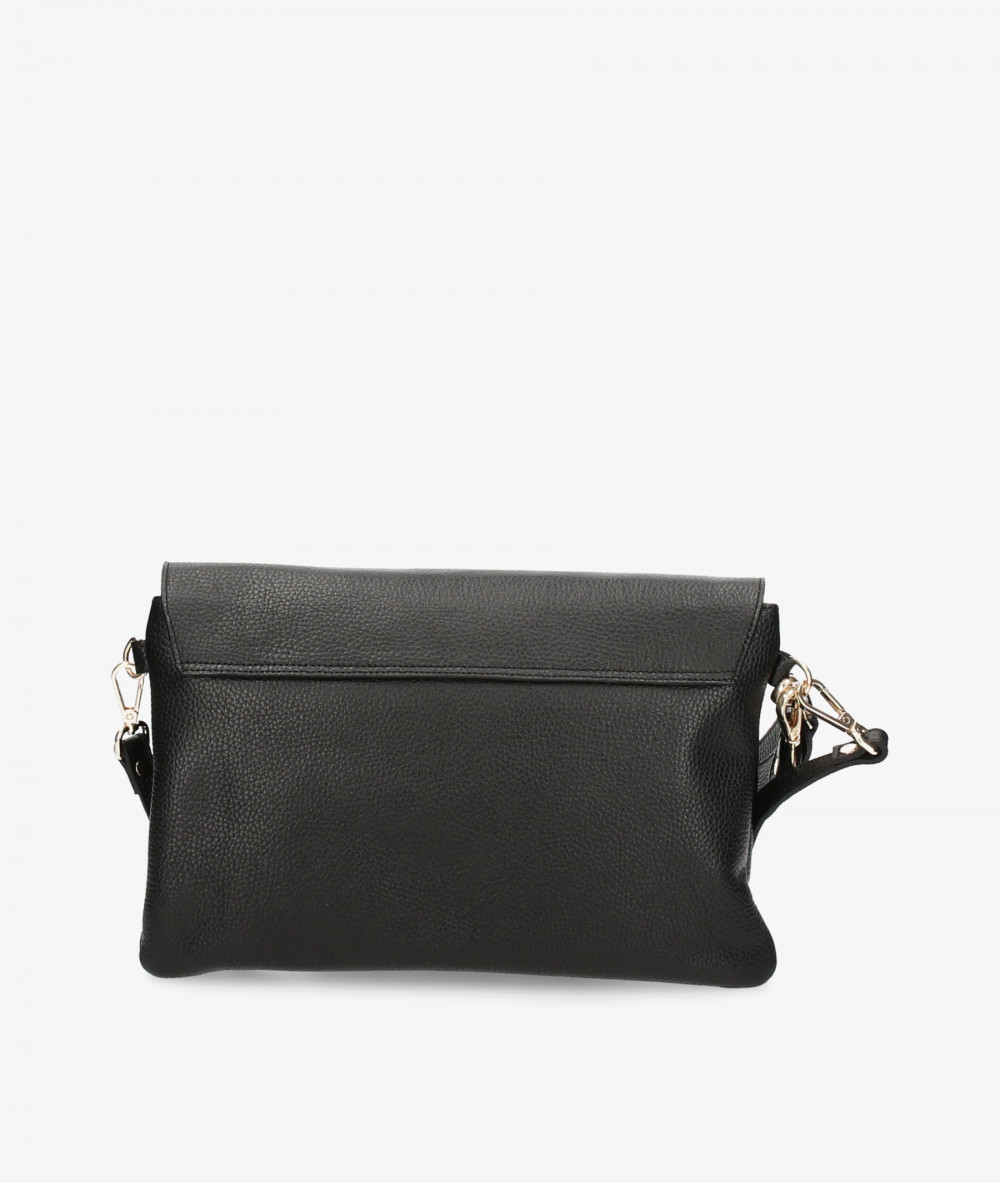 Elevate your look! Our Clutch bag collection a combination of design, quality and comfort for your daily outfits
