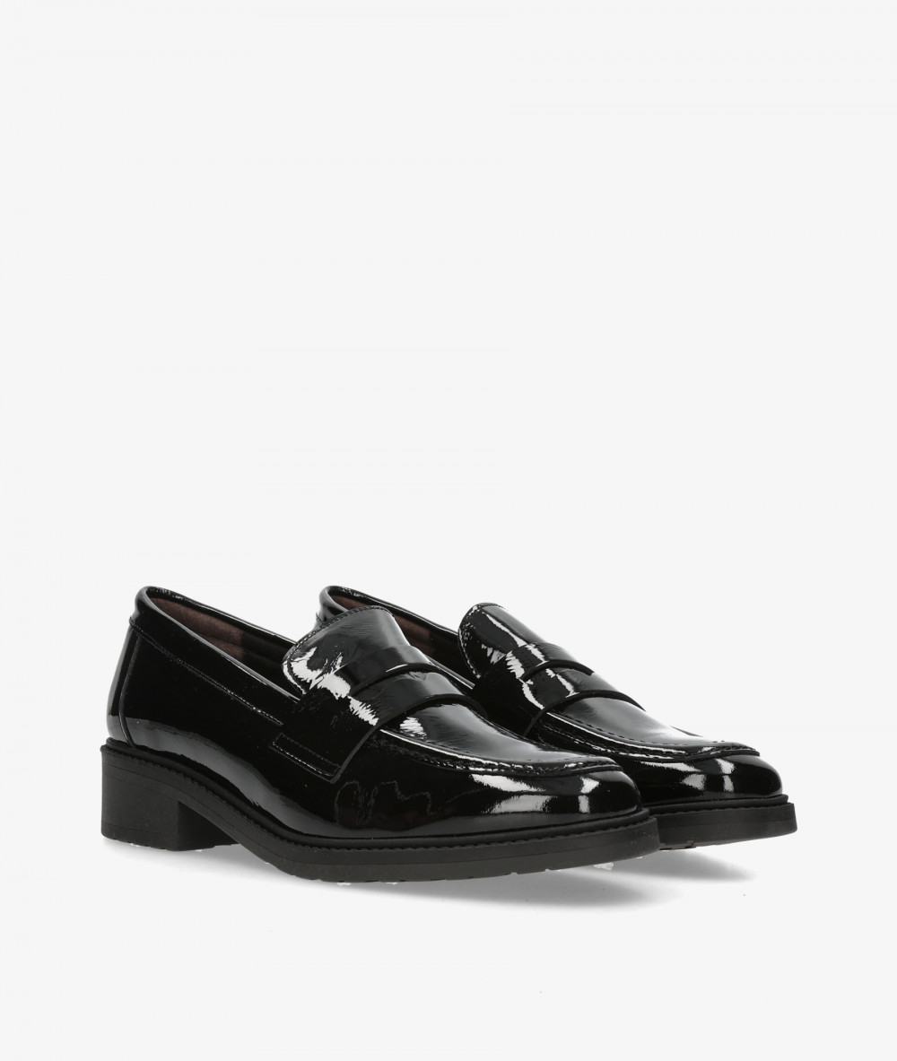 Mocasines Kénnebec 1056 en charol negro
