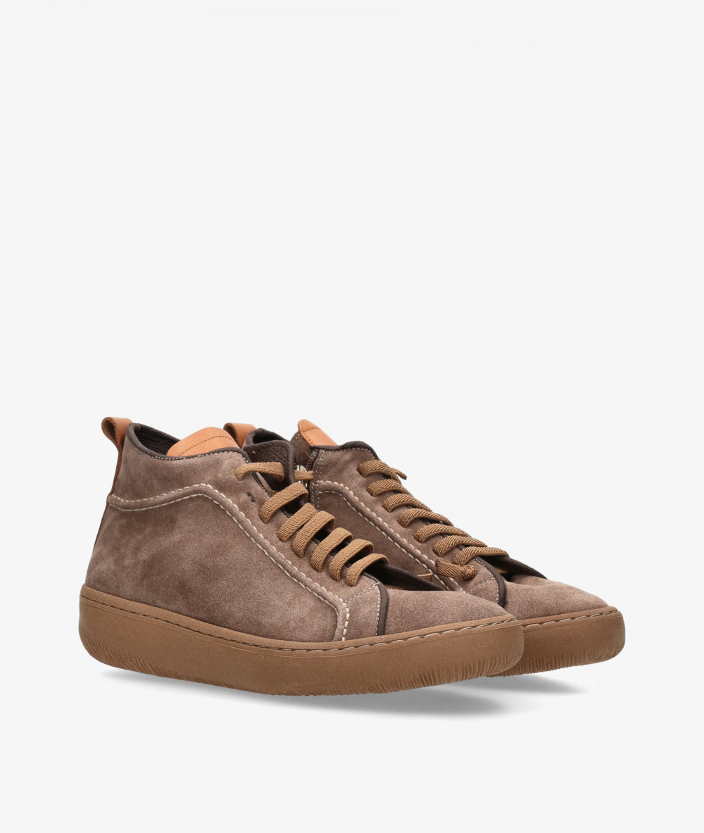 Deportivos Walk & Fly  6102 en serraje taupe