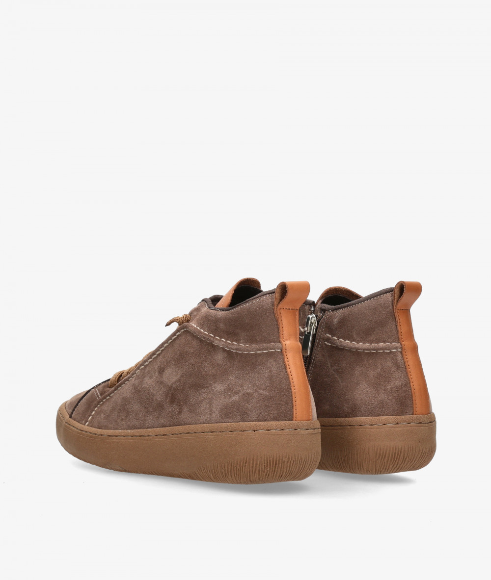 Deportivos Walk & Fly  6102 en serraje taupe