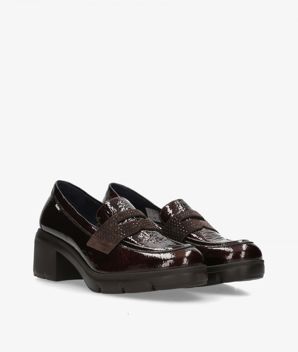 Mocasines Fluchos F2517 en charol marrón