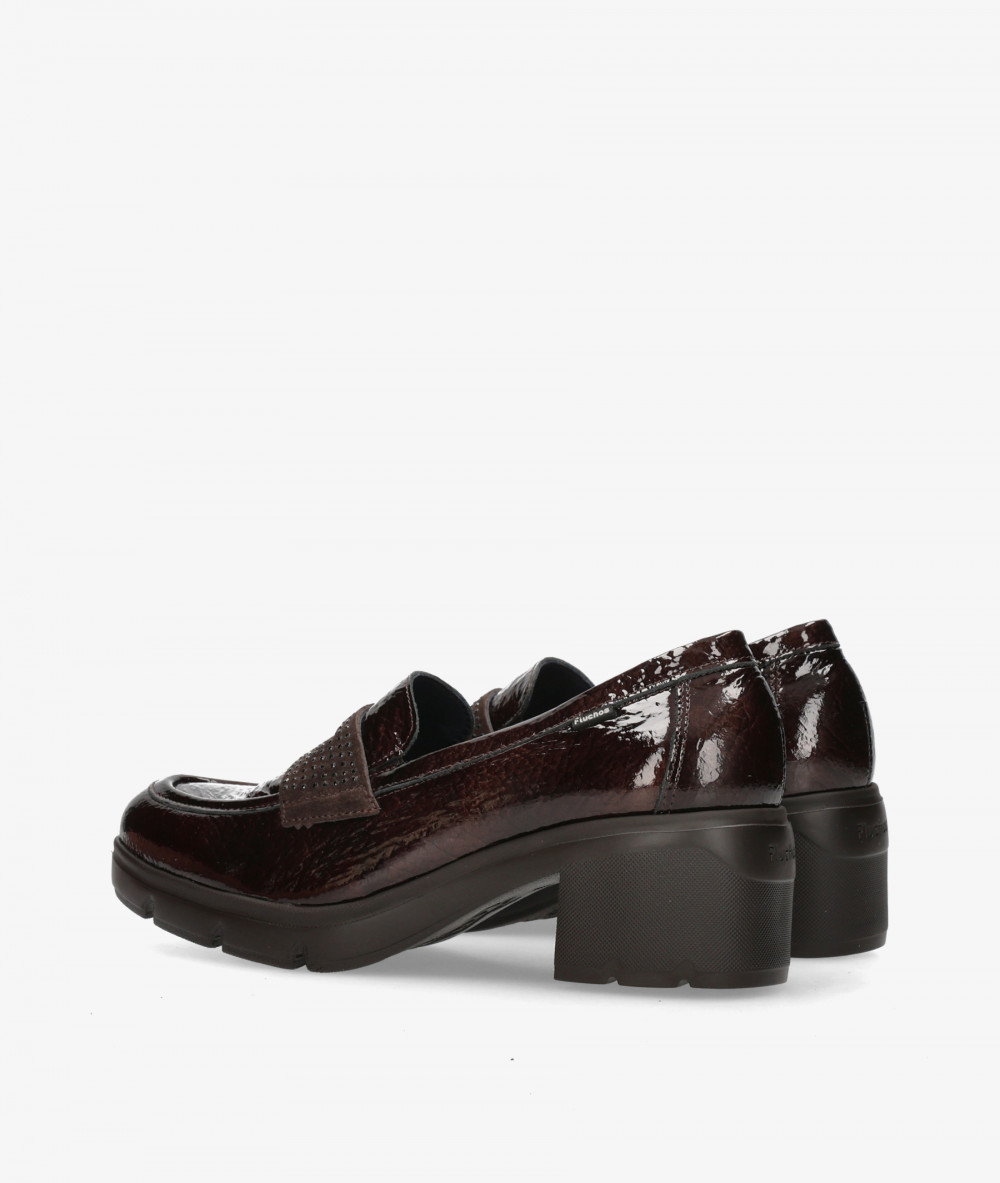 Mocasines Fluchos F2517 en charol marrón