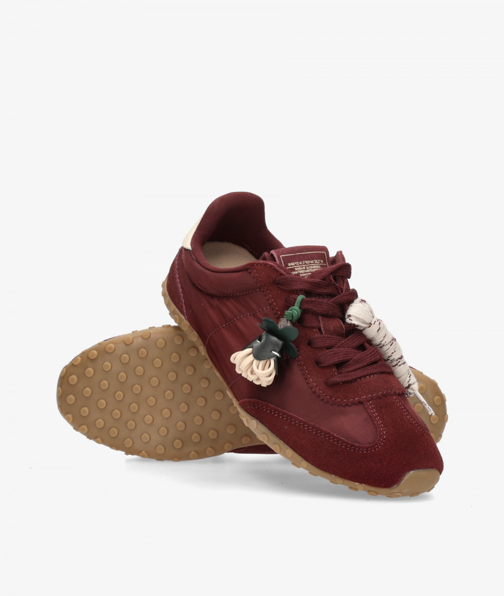 Deportivos Corina  M6505 en burdeos