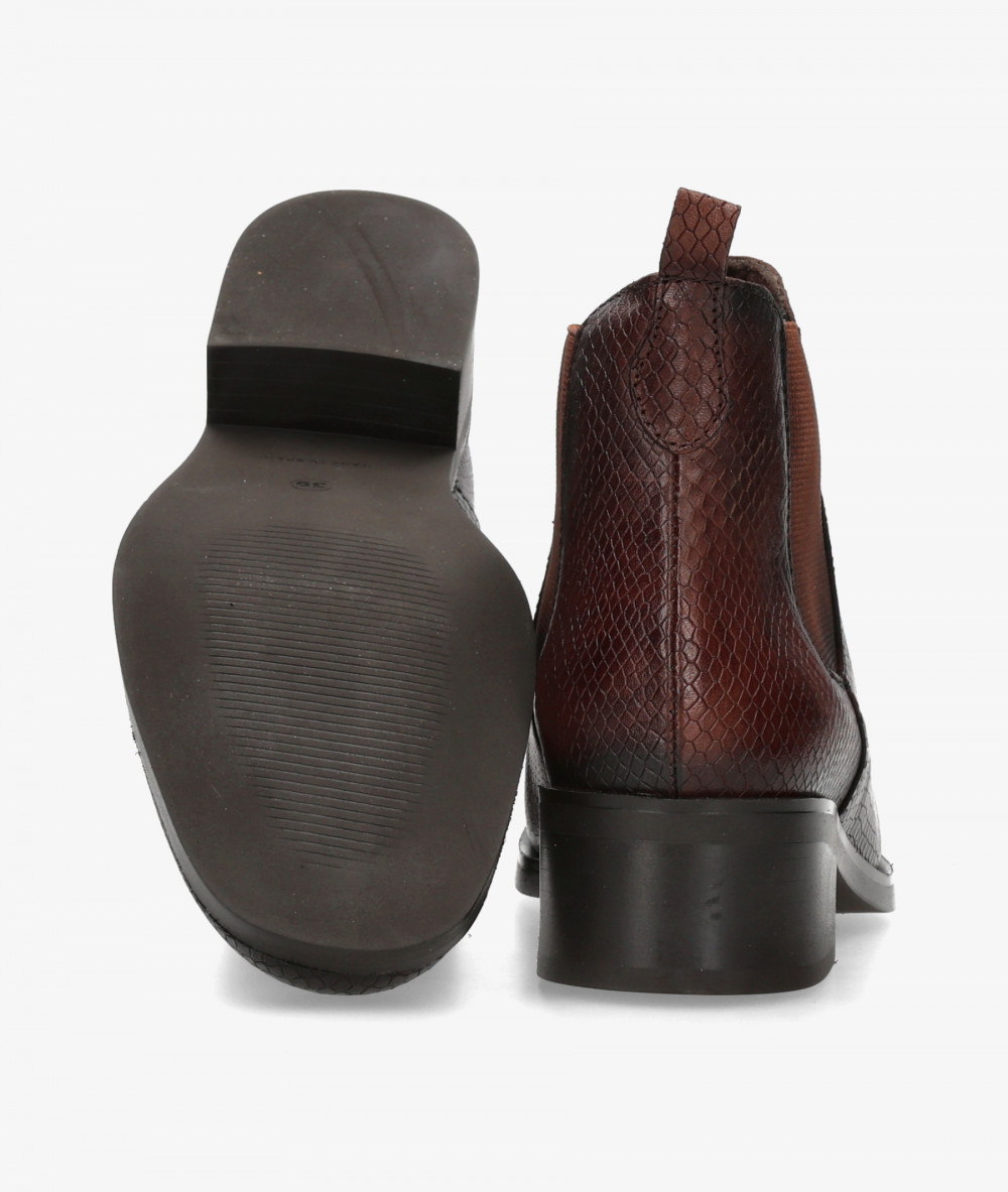 Botines pabloochoa.shoes  8401 en serpiente marrón