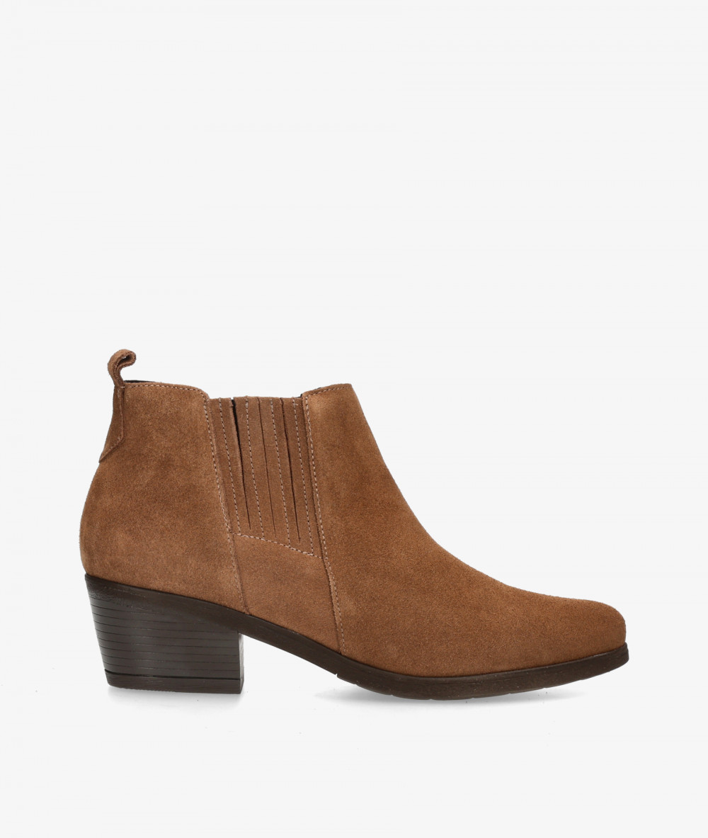 Botines Funny Lola  3450 en serraje cuero