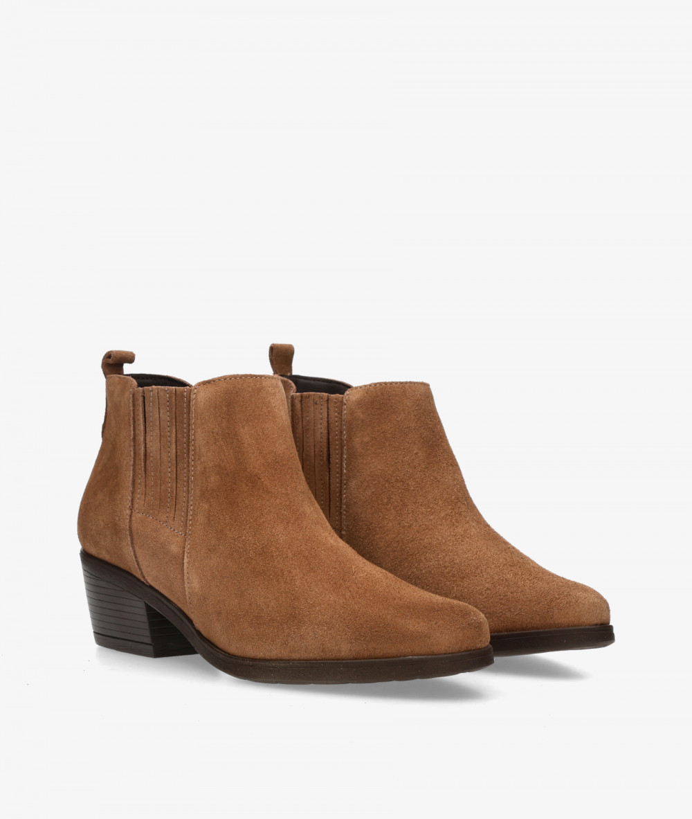 Botines Funny Lola  3450 en serraje cuero