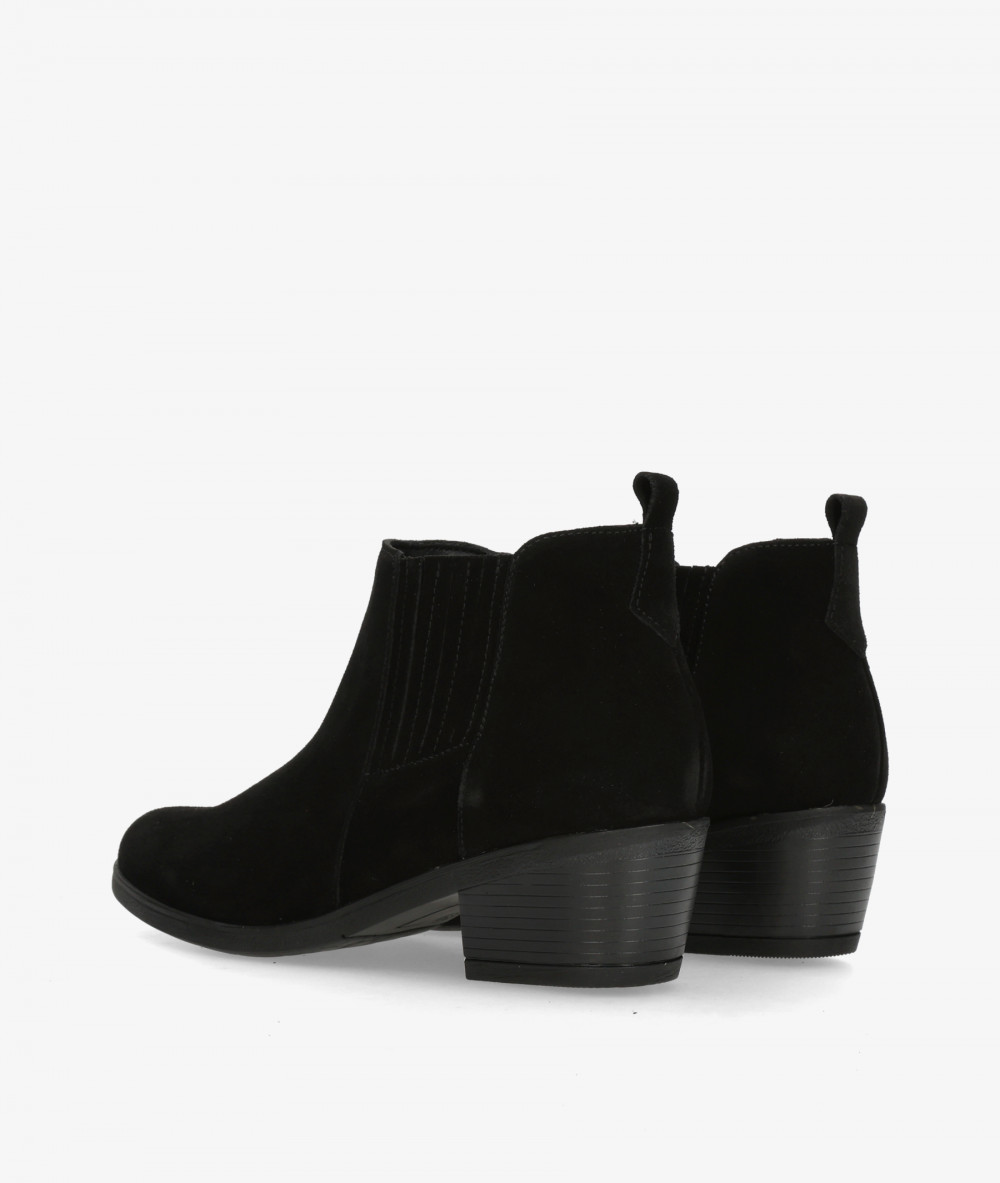 Botines Funny Lola  3450 en serraje negro