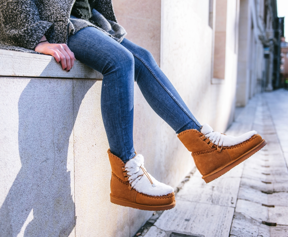 Botas mujer serraje cuero y pelito blanco de Gioseppo