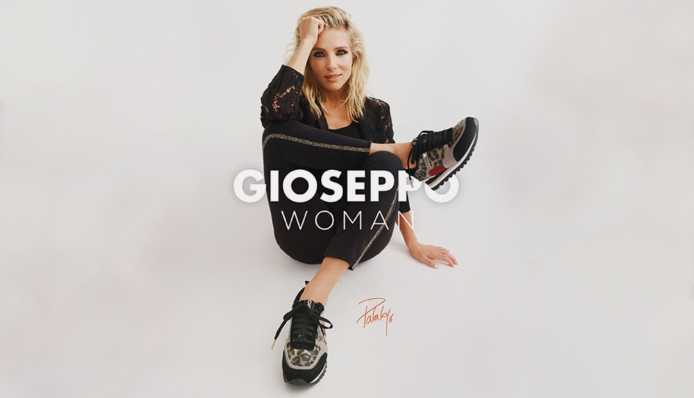 de sneakers de Gioseppo con Elsa Pataky