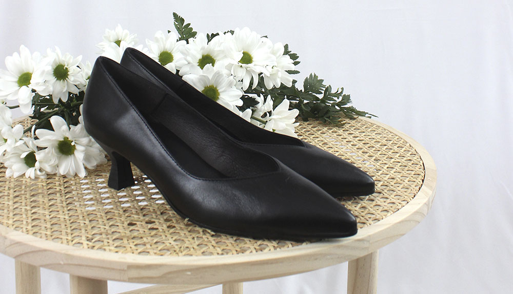 Kitten heels negros