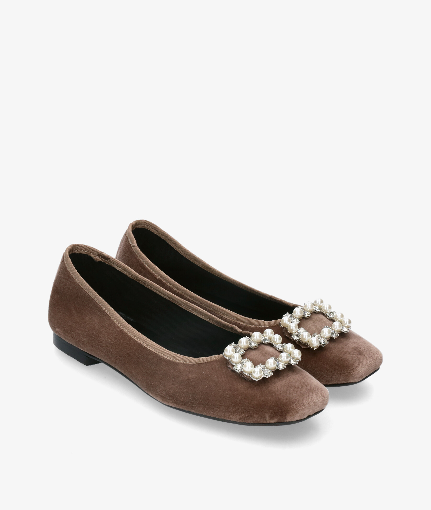 bota-mosquetera-fabricada-en-serraje-luxe-y-licraen-la-parte-trasera-de-la-cana  - alpeteam.com